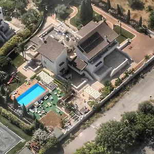https://casa-torre-di-specchio-con-piscina.barihotels.org